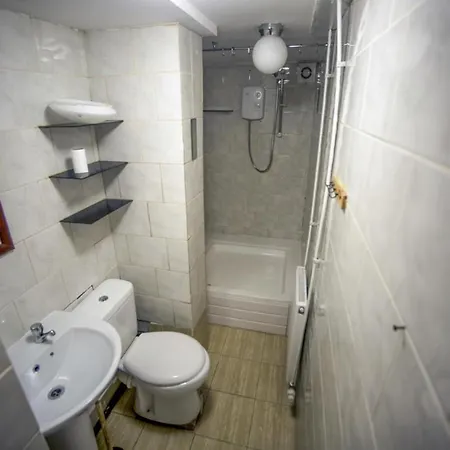 Apartmán Beautiful 1-bed Basement Flat In Leeds *