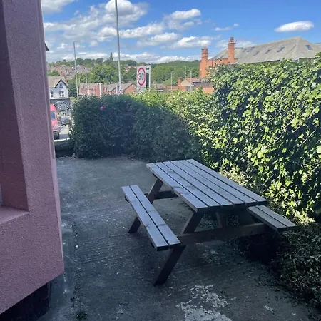 Beautiful 1-bed Basement Flat In Leeds Apartmán *